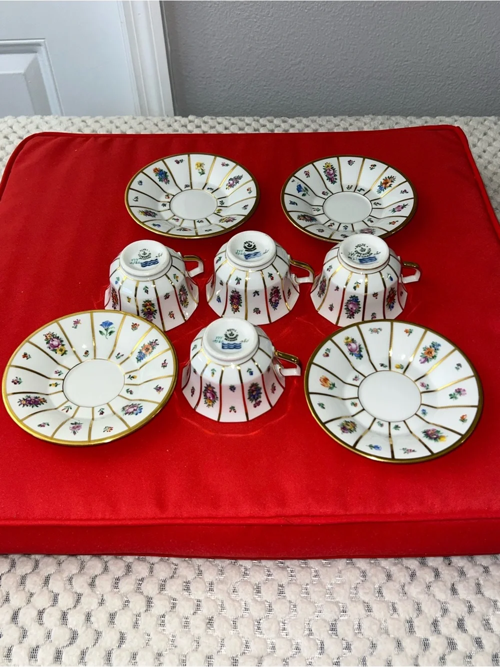 N/A elegant porcelain