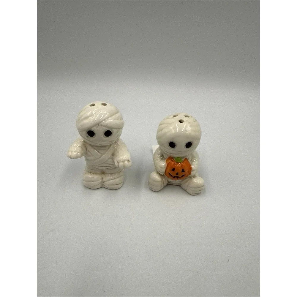 Halloween Mummy Novelty Salt Pepper Set Cracker Barrel NEW