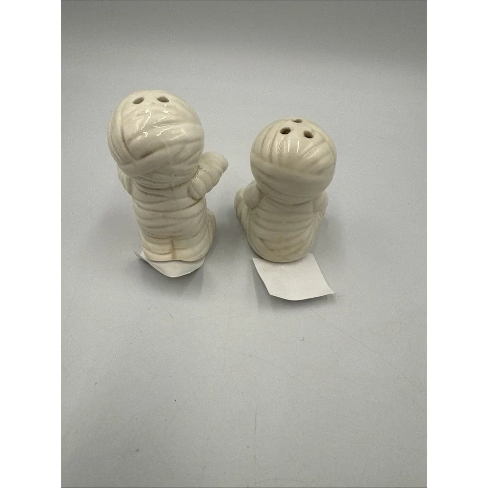 Cracker Barrel halloween mummy