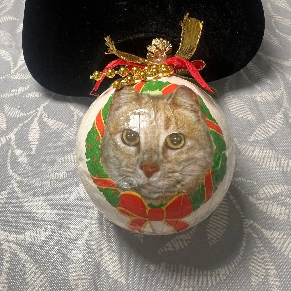 Vtg Christmas  Cat Ornament‎ Paper Mache Holiday Decor Berries Gift
