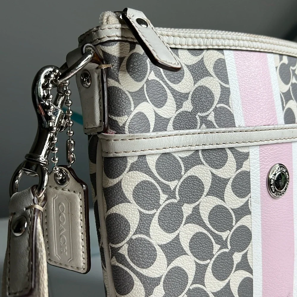 Coach Crossbody Gray Pink White Pebbled Leather Zip Top Bag Swing Bag