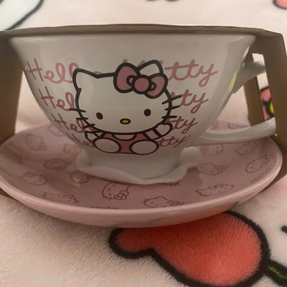 Hello Kitty charming tea