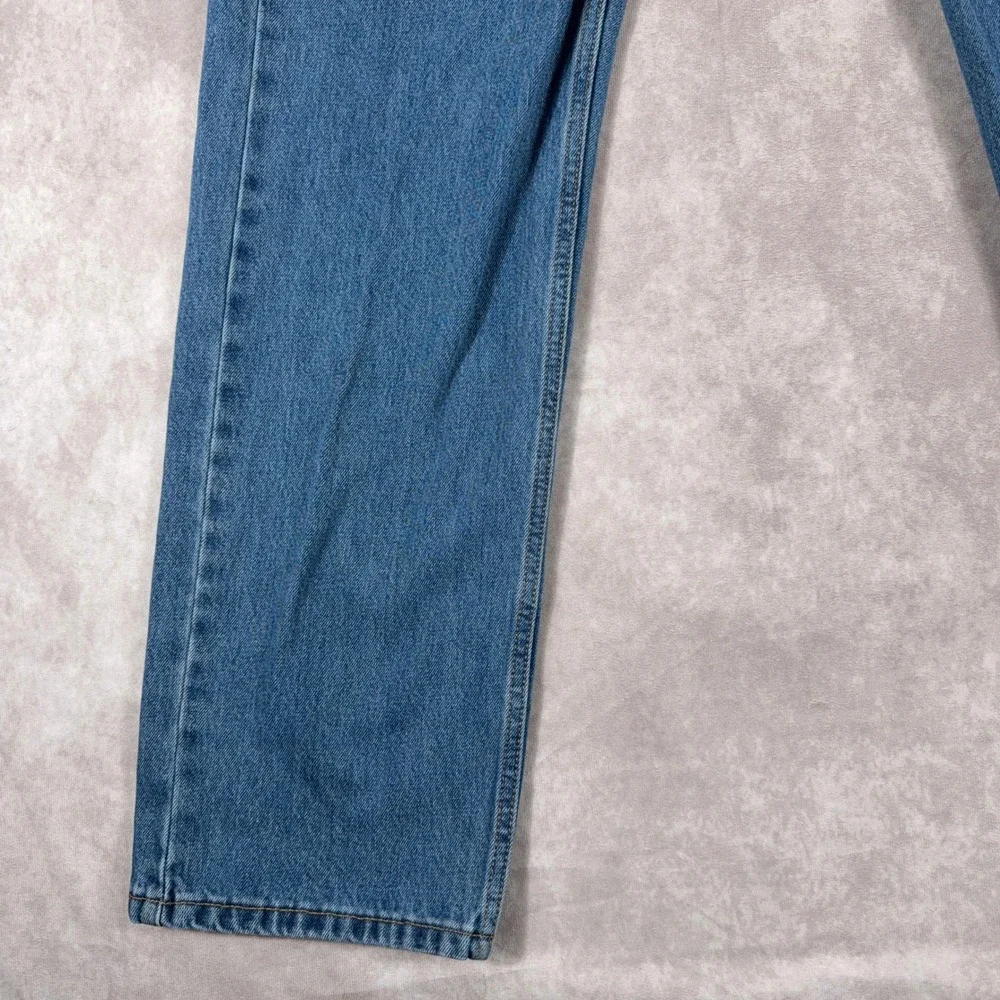Levis please note