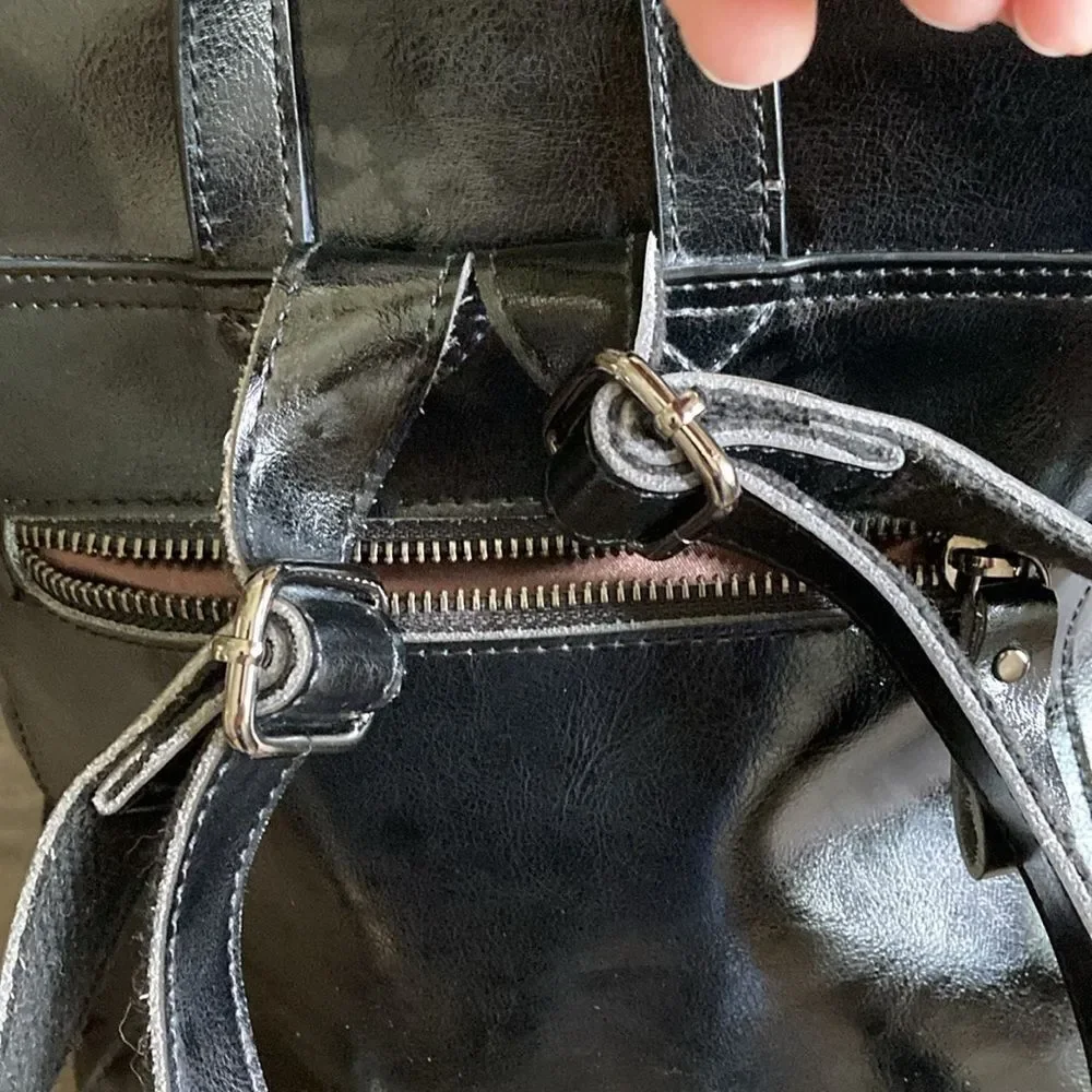Heshe black leather