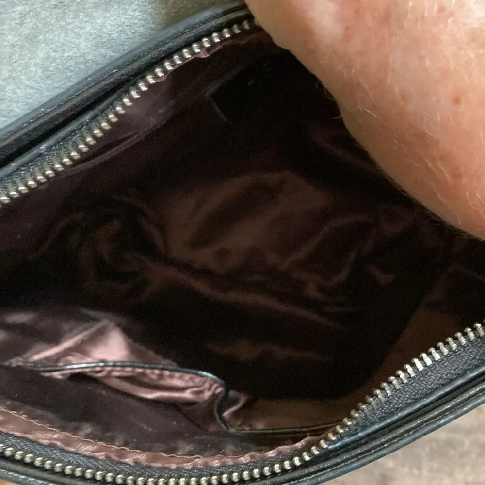 Heshe black leather