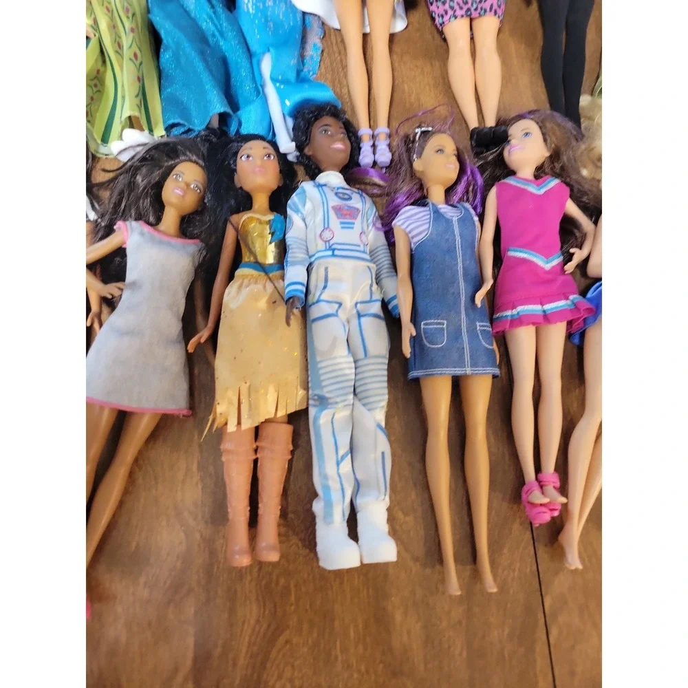 Mattel 16 dolls