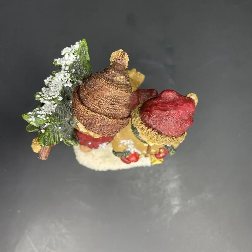 Home Interiors figurine has