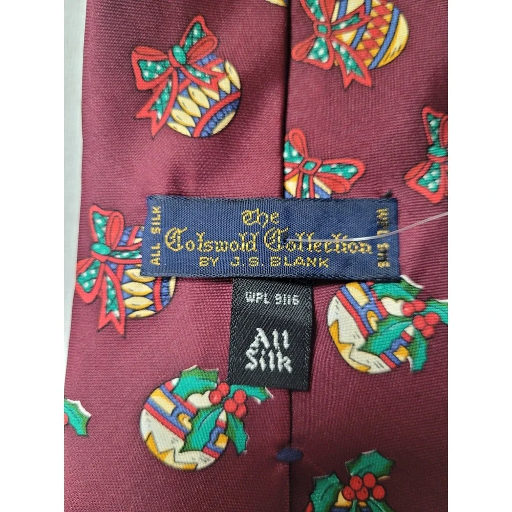 The Cotswold Collection deck halls