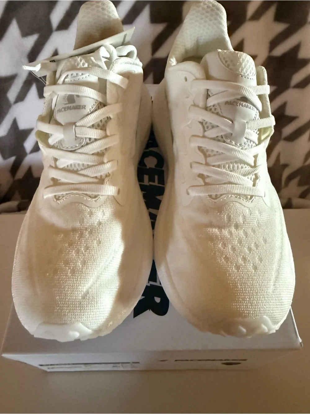 Pacemaker mensrunning shoes