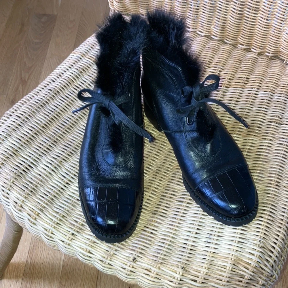 Stuart Weitzman Fur lined Ankle Boots - 8.5