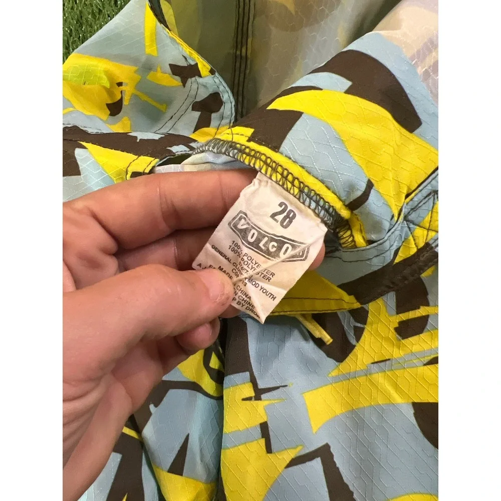 Volcom tag says