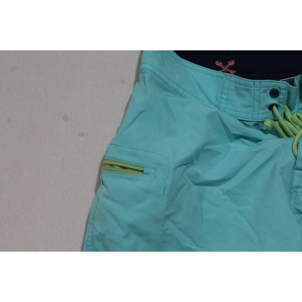 Vineyard Vines lightning fast