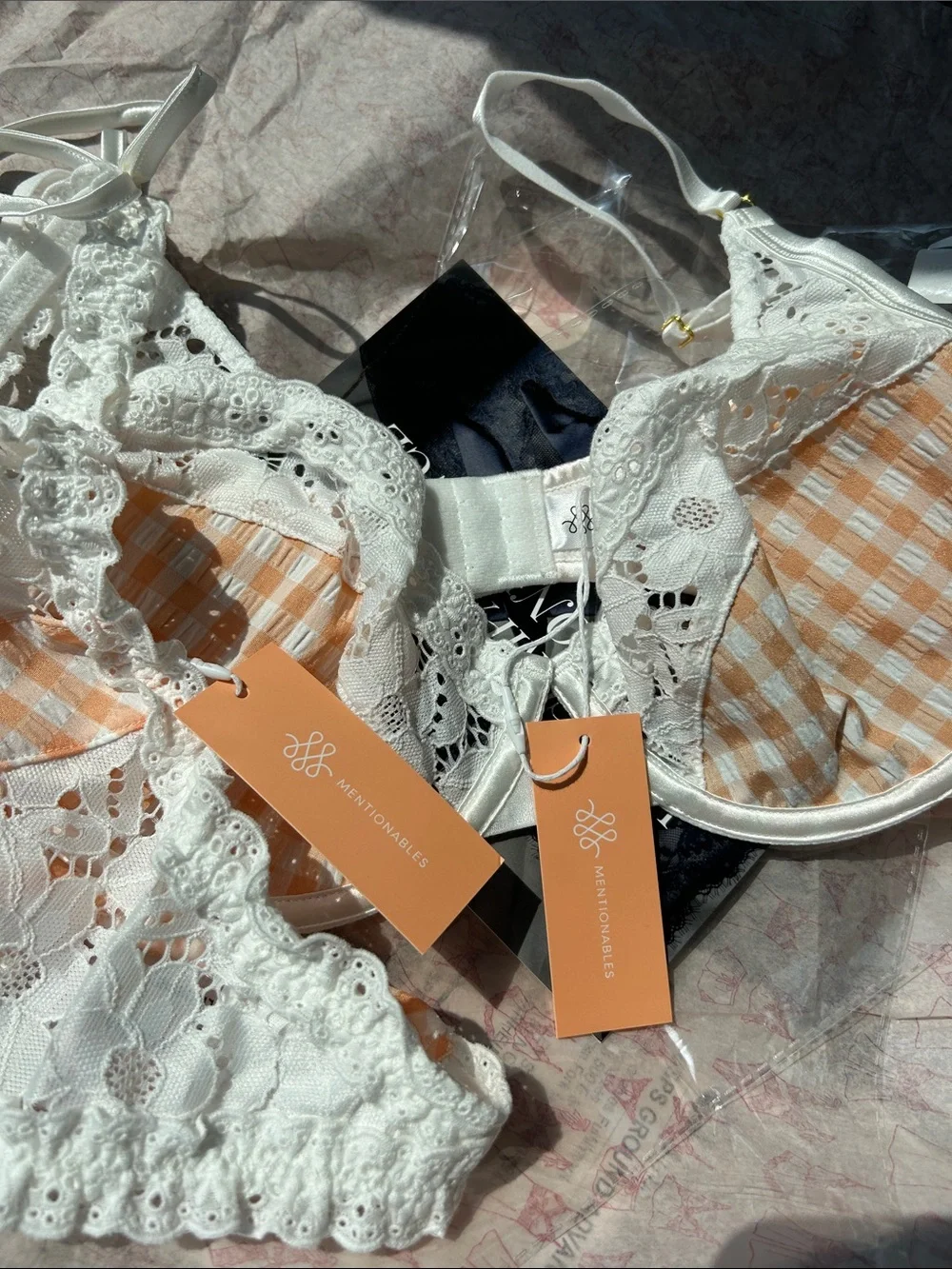 Mentionables elegant white