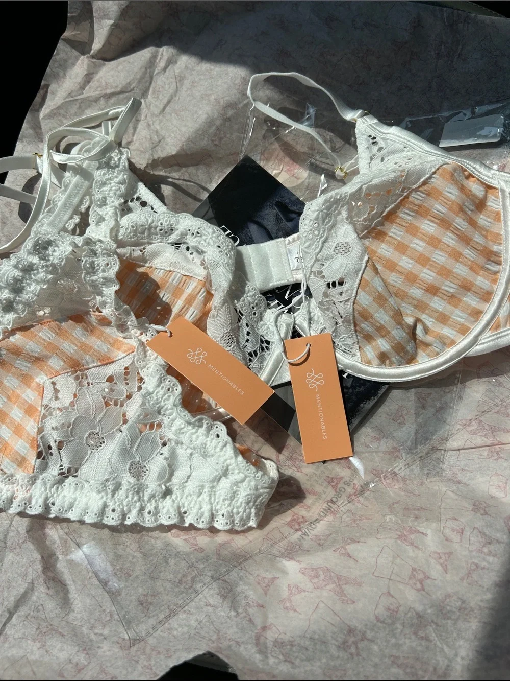 Mentionables elegant white