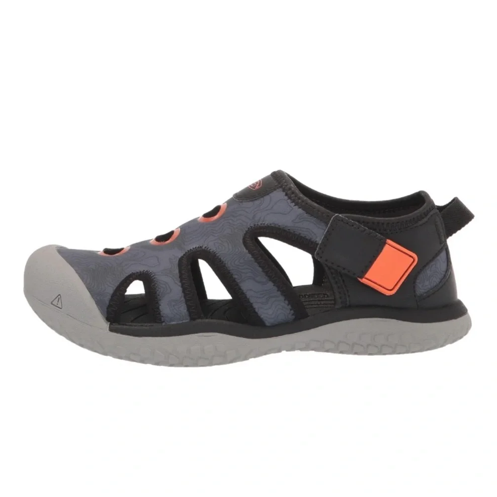 Keen wide webbing lateral