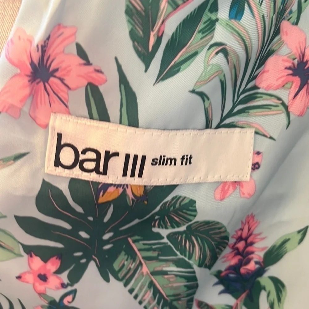 Bar III tailored streamlined