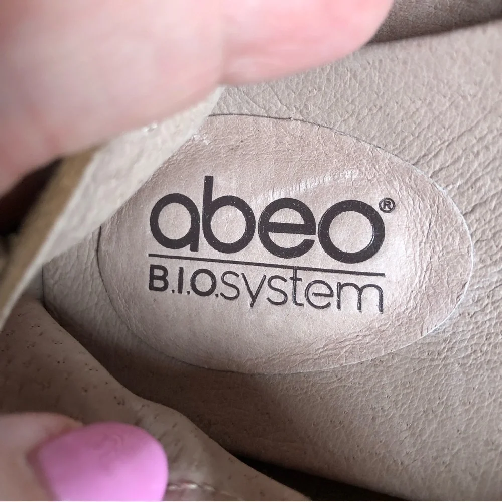 Abeo leather system