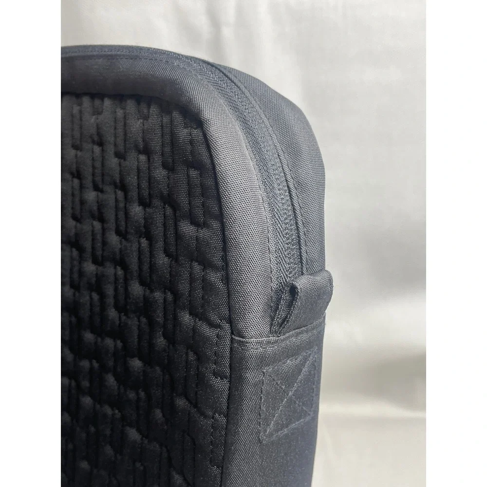 Belkin Soft Laptop Case 16