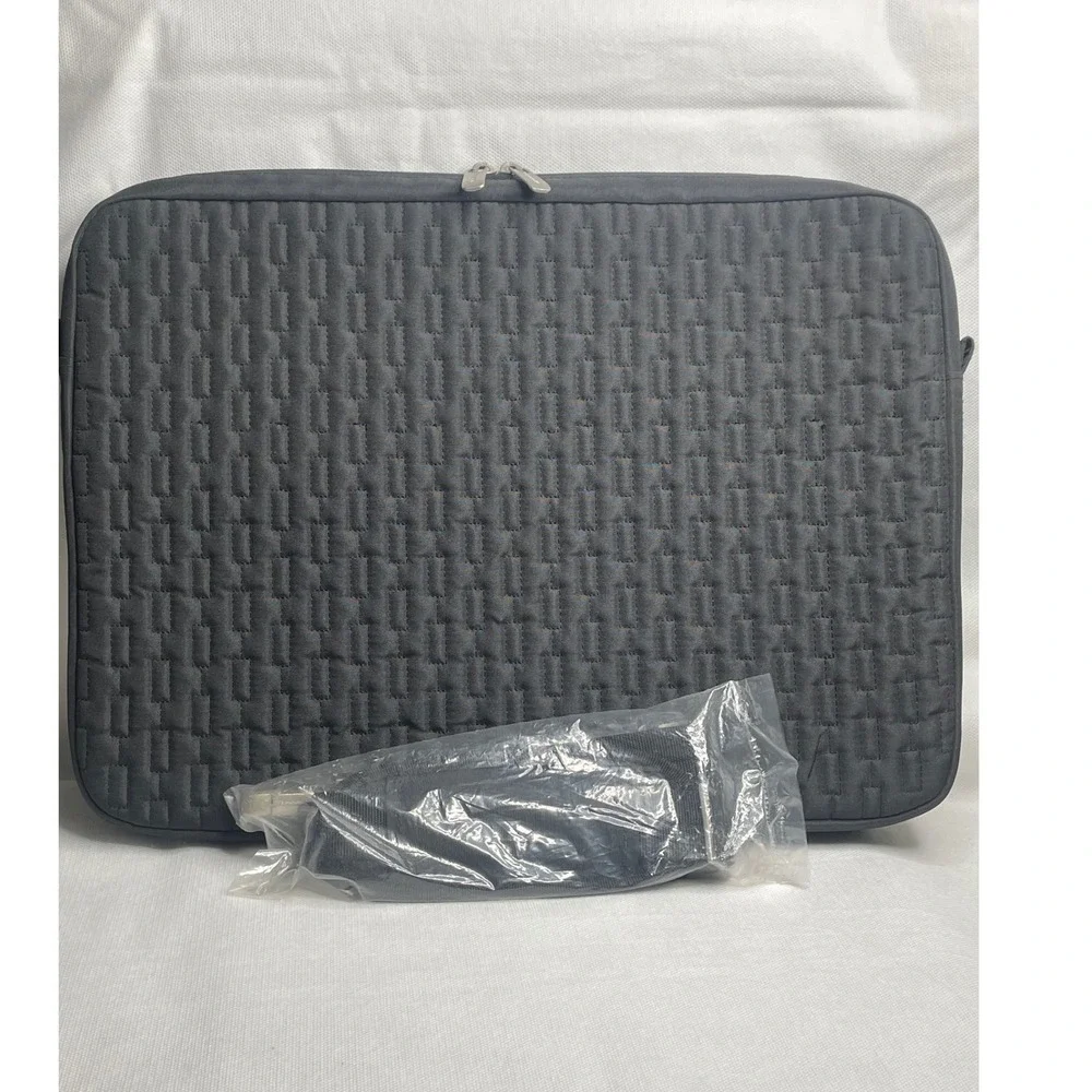 Belkin Soft Laptop Case 16