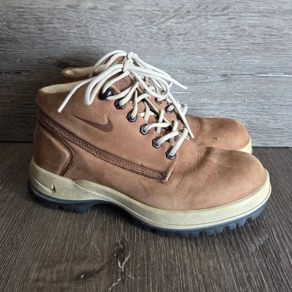 Nike ACG Women's High Top Hiking Boots Brown Size 6.5