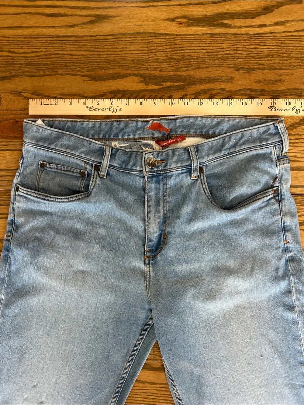 Tommy Bahama men’s light