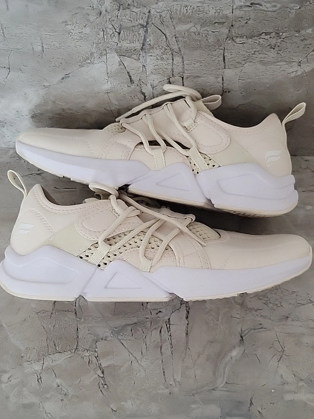 Fabletics euc cream
