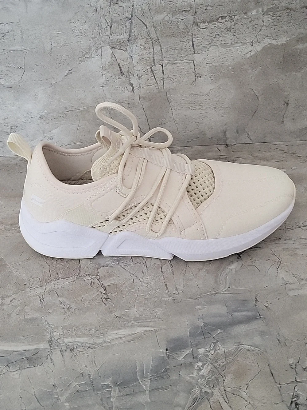 Fabletics euc cream