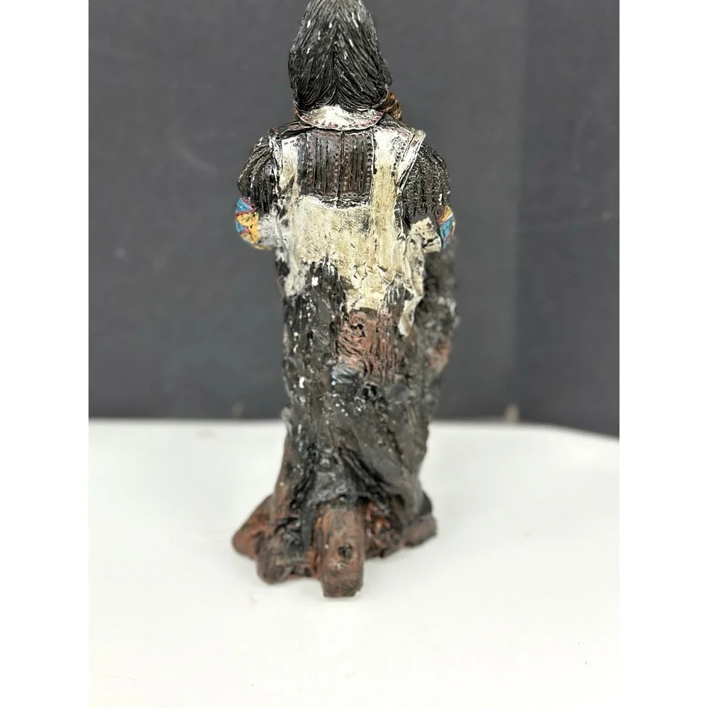 N/A vintage resin