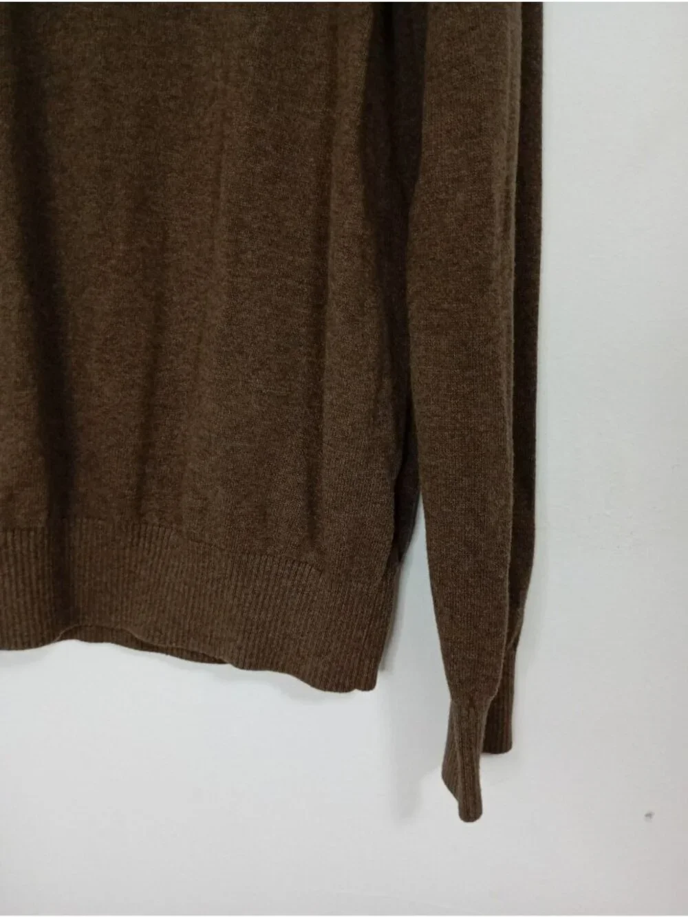 Tommy Hilfiger used excellent