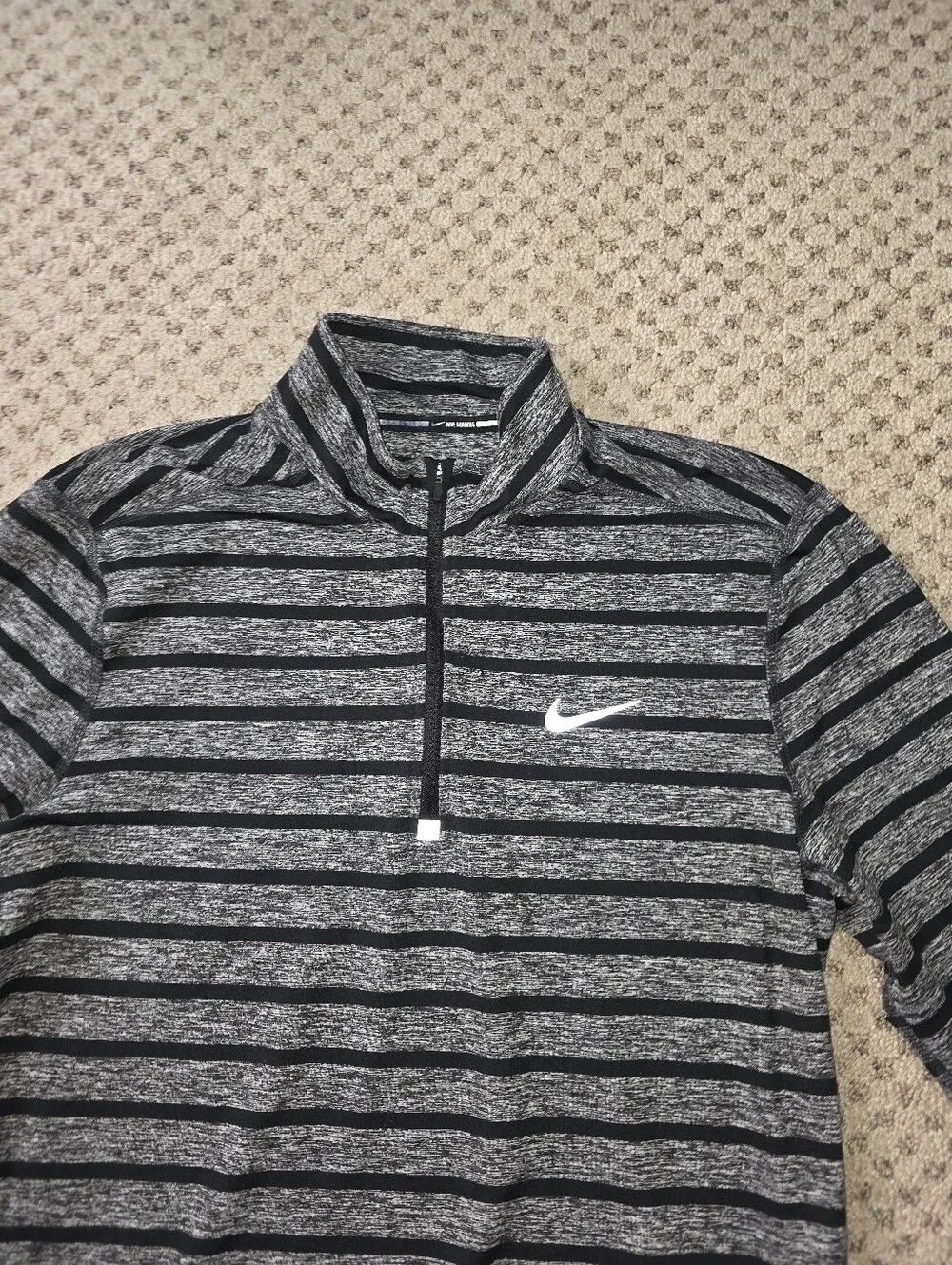 Nike men’s quarter
