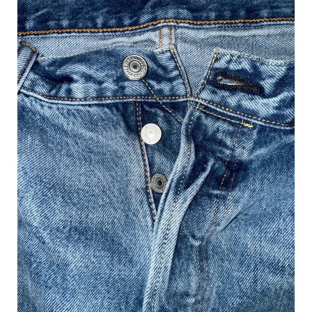 Levis these levi