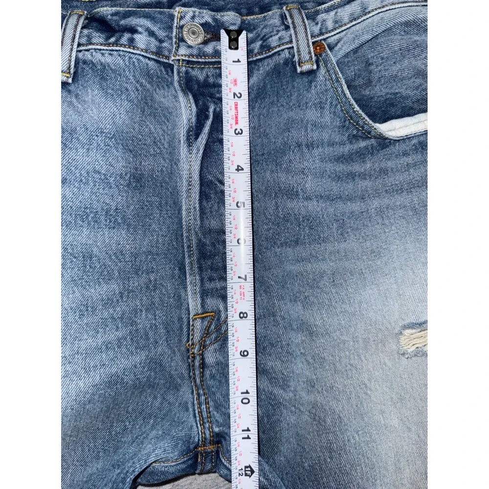 Levis these levi
