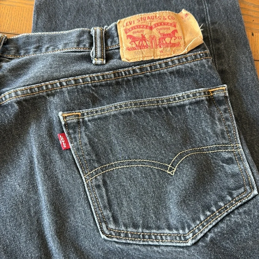 Levis pre used