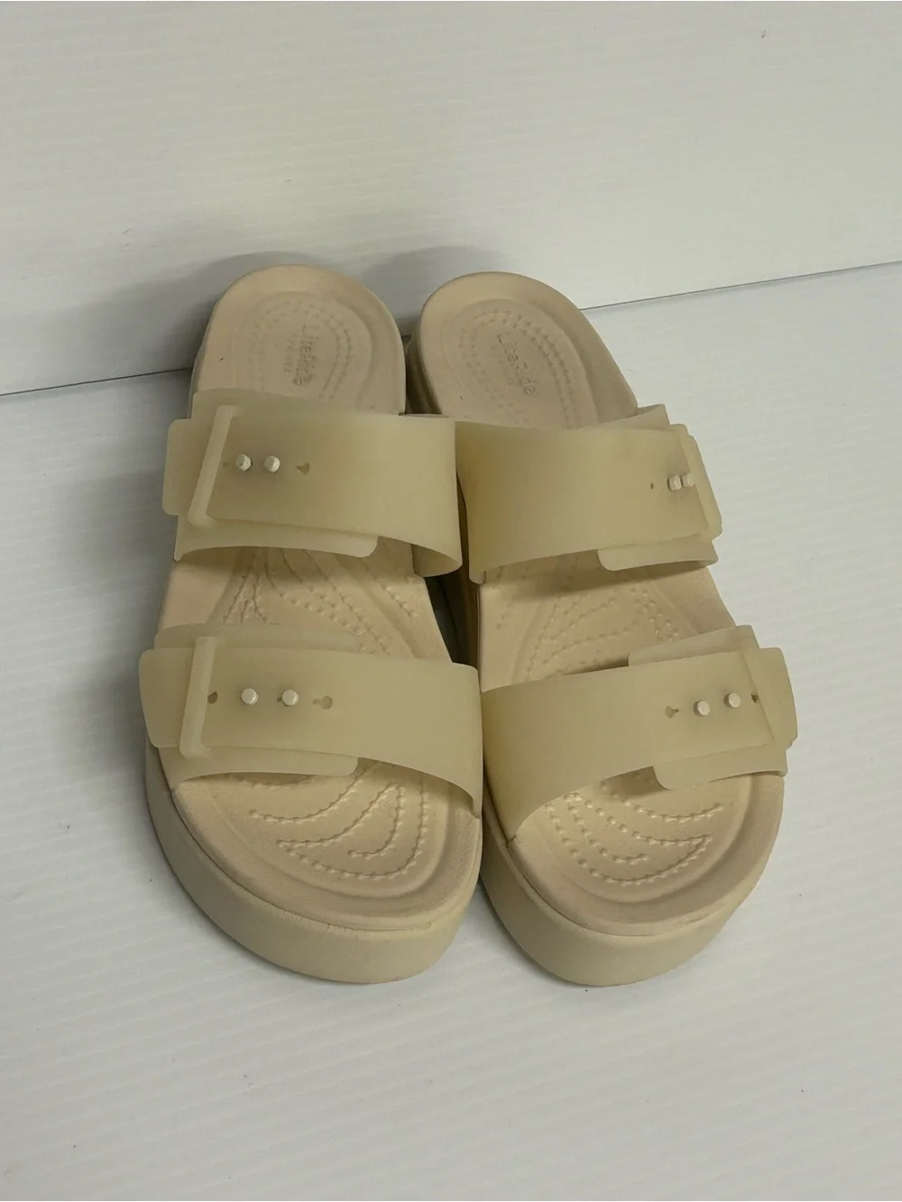 CROCS brooklyn buckle