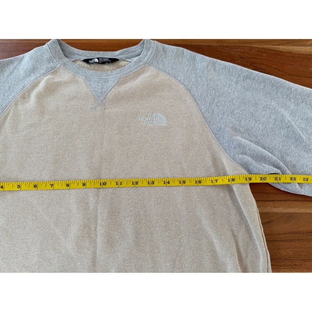 The North Face Mens Raglan Sweatshirt Grey Tan Crewneck Fleece Small