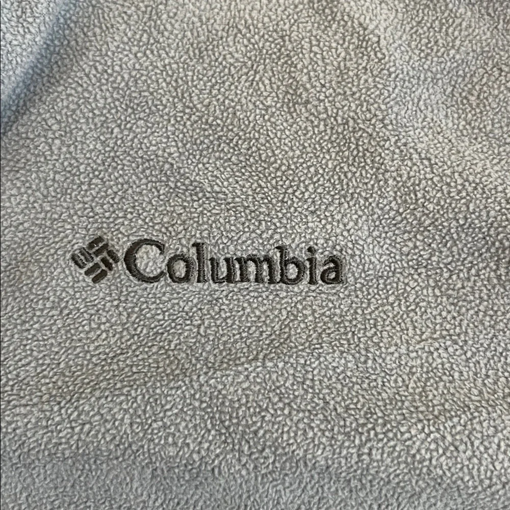 Columbia pullover half