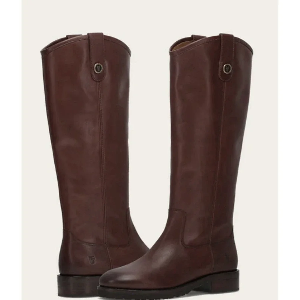 Frye classic riding