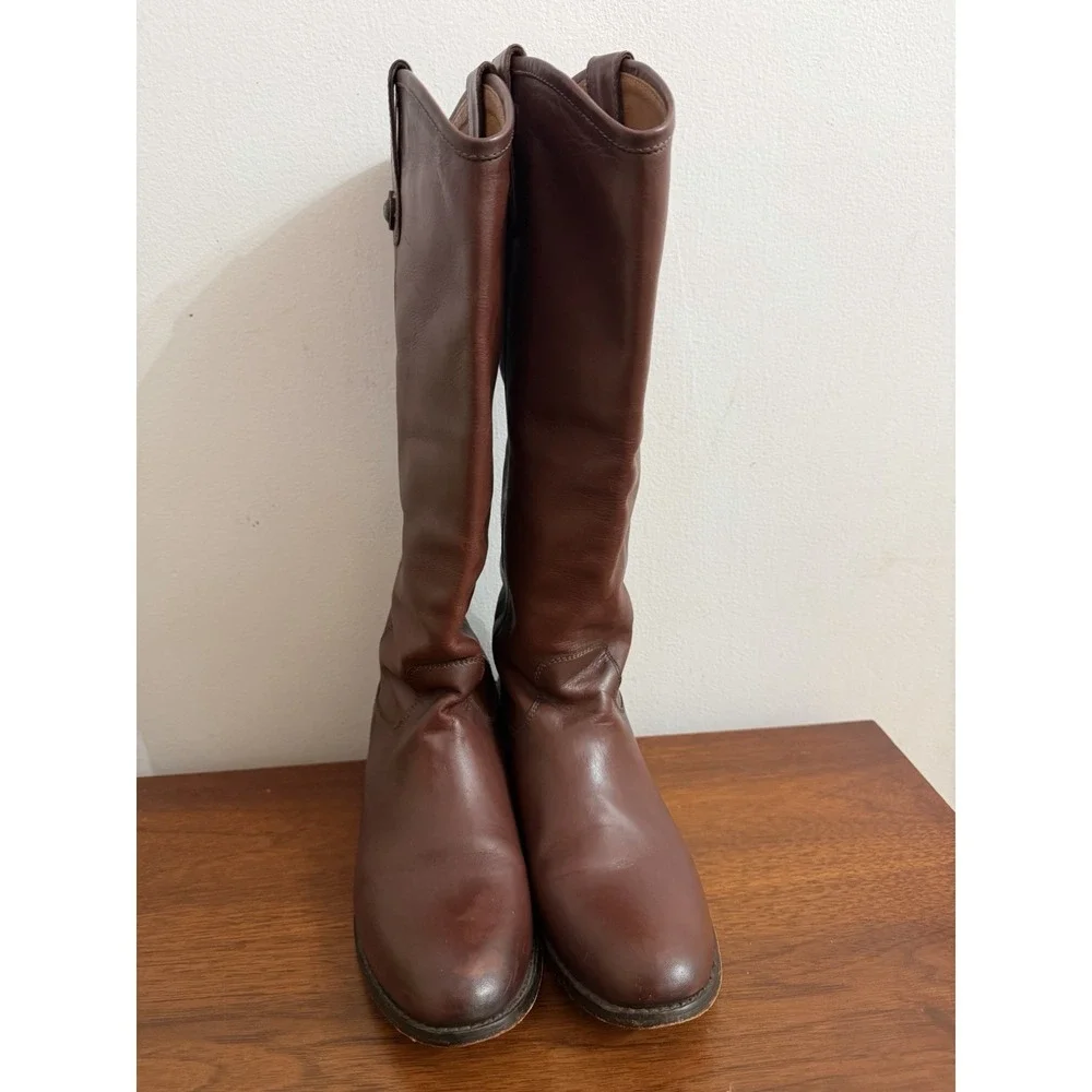Frye classic riding