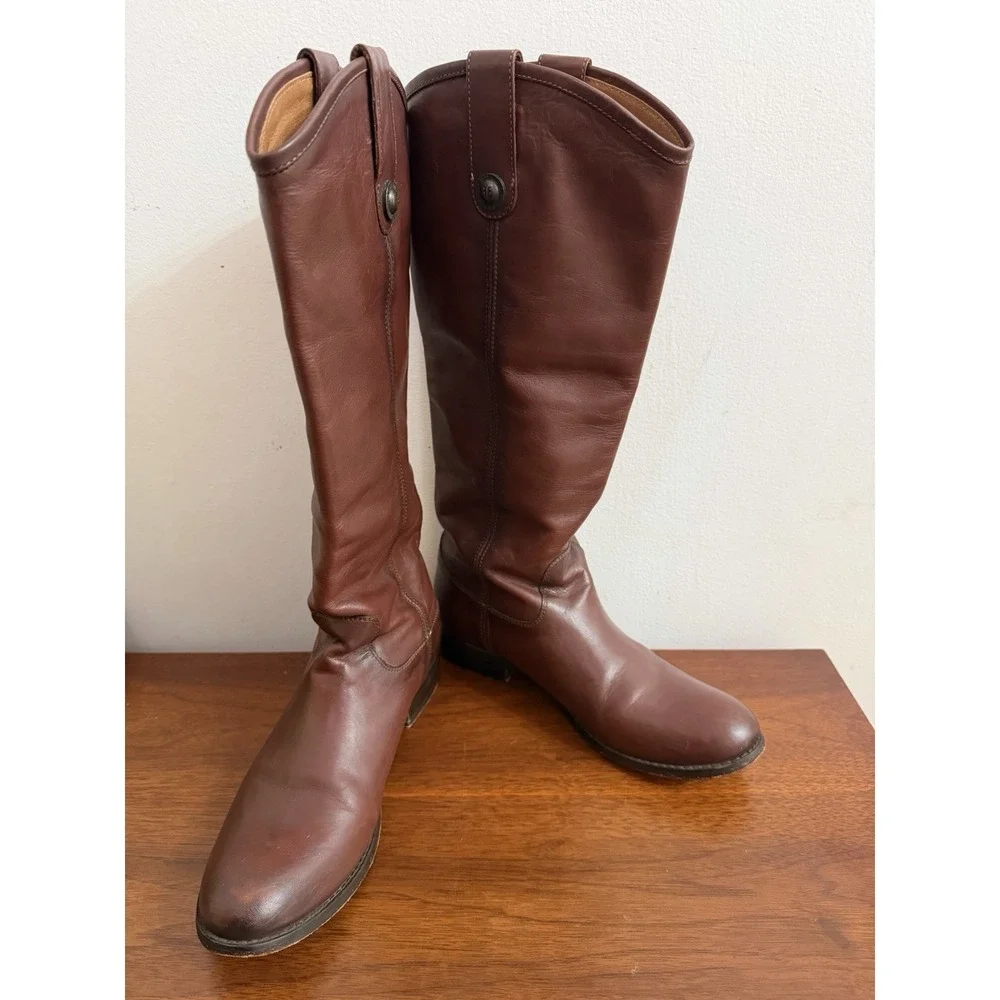 Frye classic riding