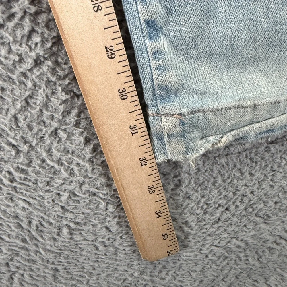 American Eagle Outfitters views processed dimensions
