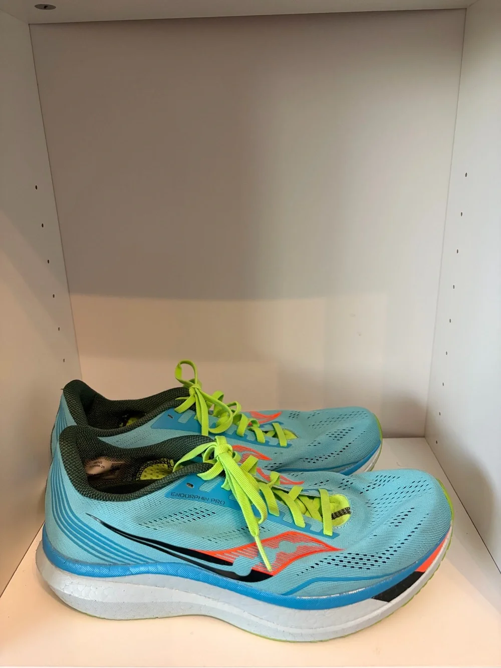 Saucony Endorphin Pro Sneakers in Future/Blue Colorway Men’s Size 10.5