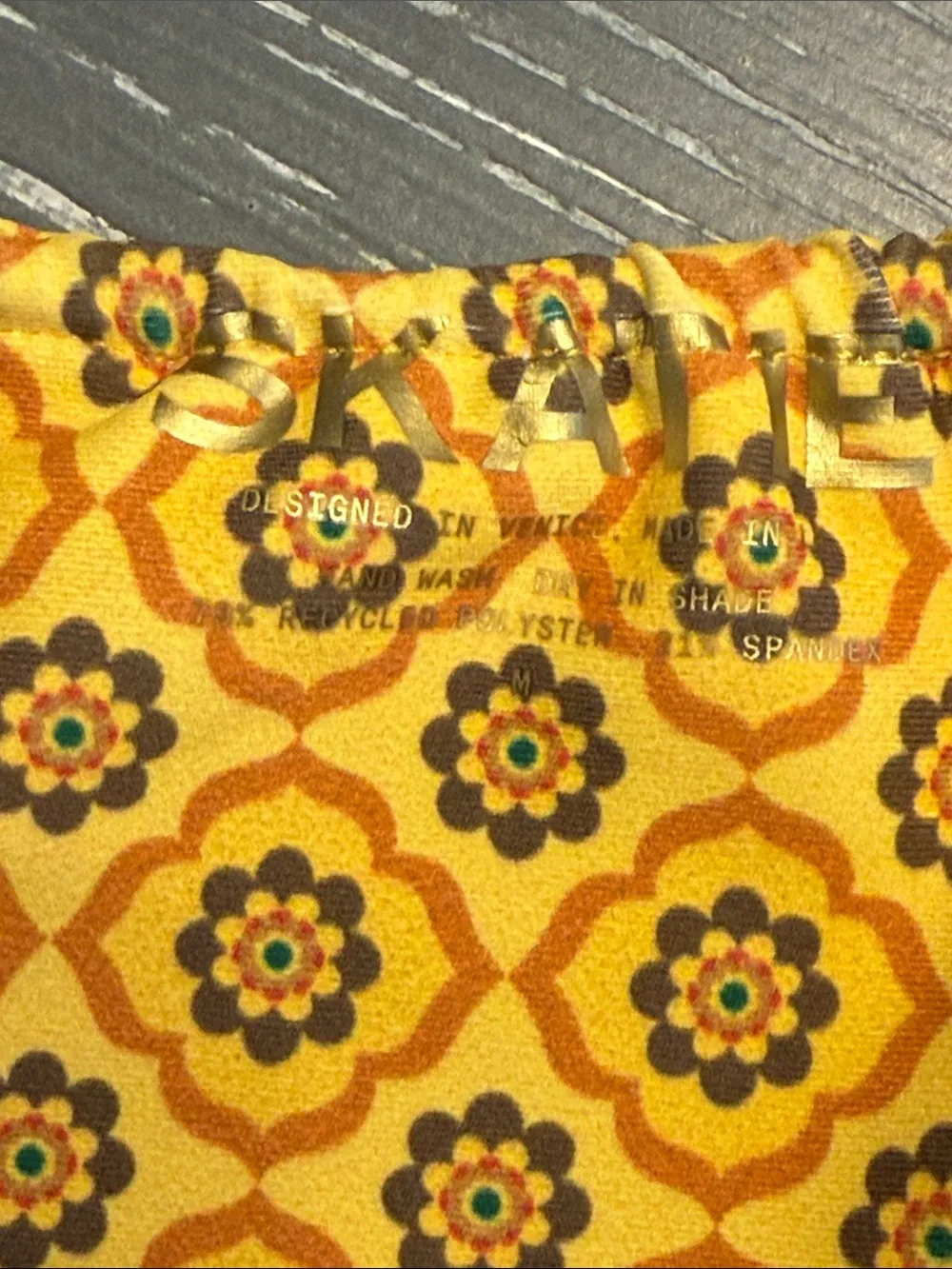 Skatie bright yellow