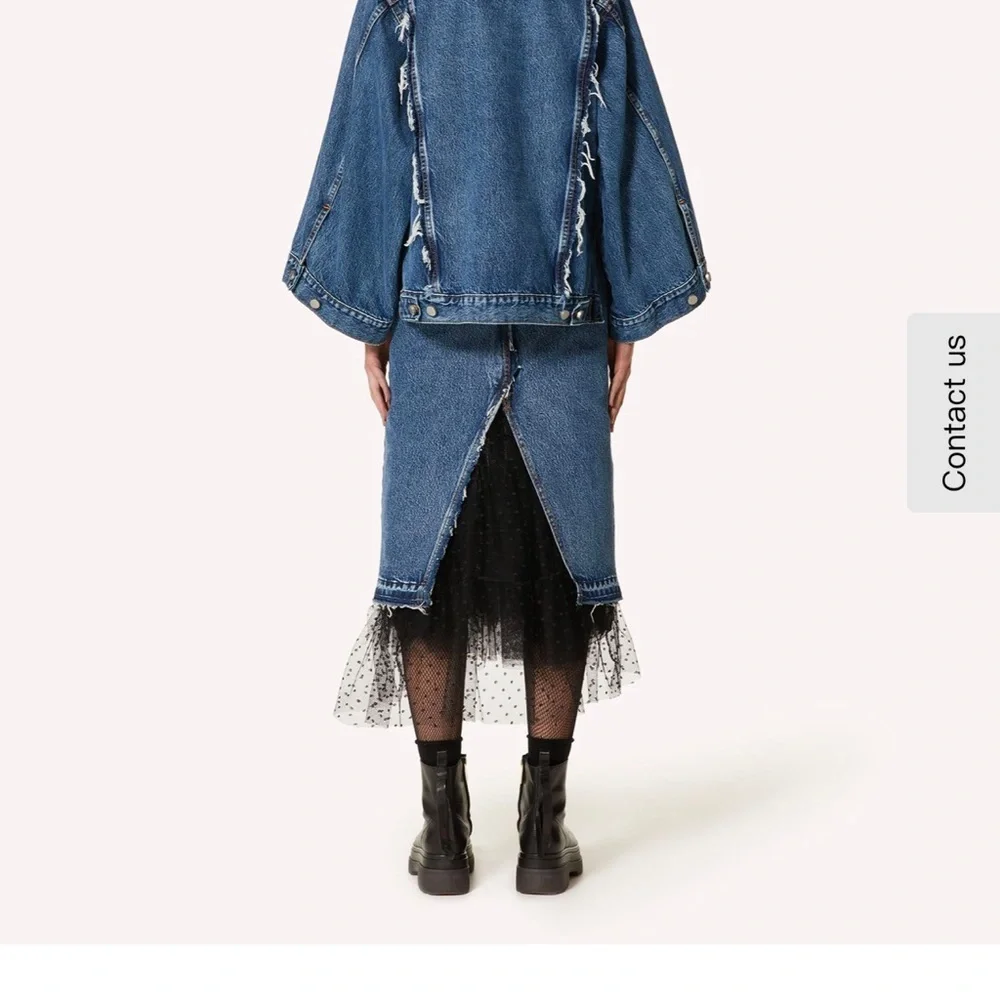 RED Valentino adding never