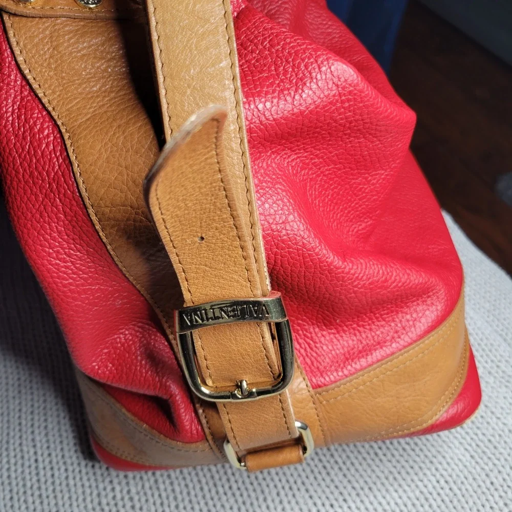 Valentina red pebbled