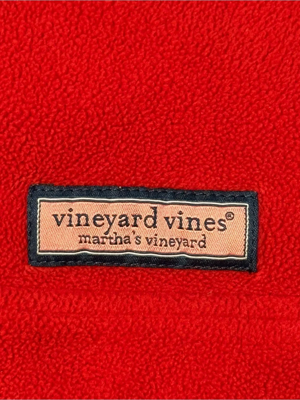 Vineyard Vines retro coastal