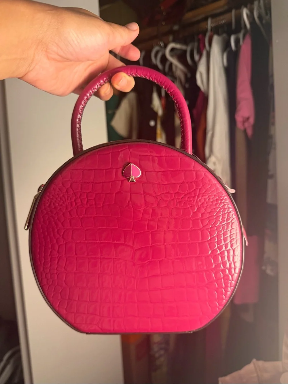 kate spade round silhouette