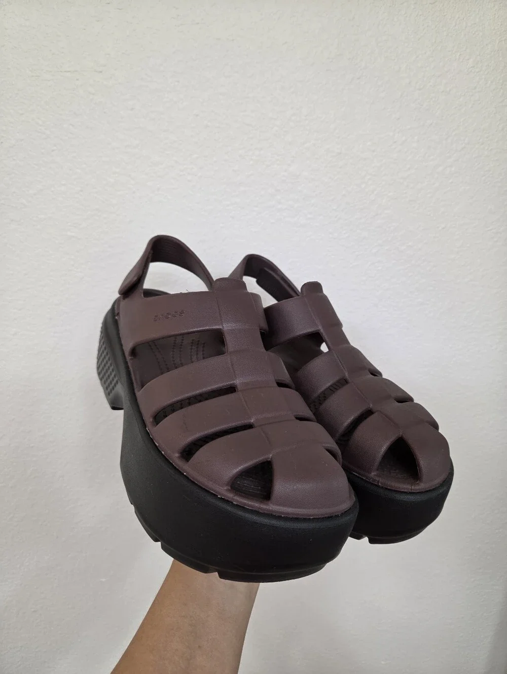 CROCS Women’s Dark Brown Platform Fisherman Sandals