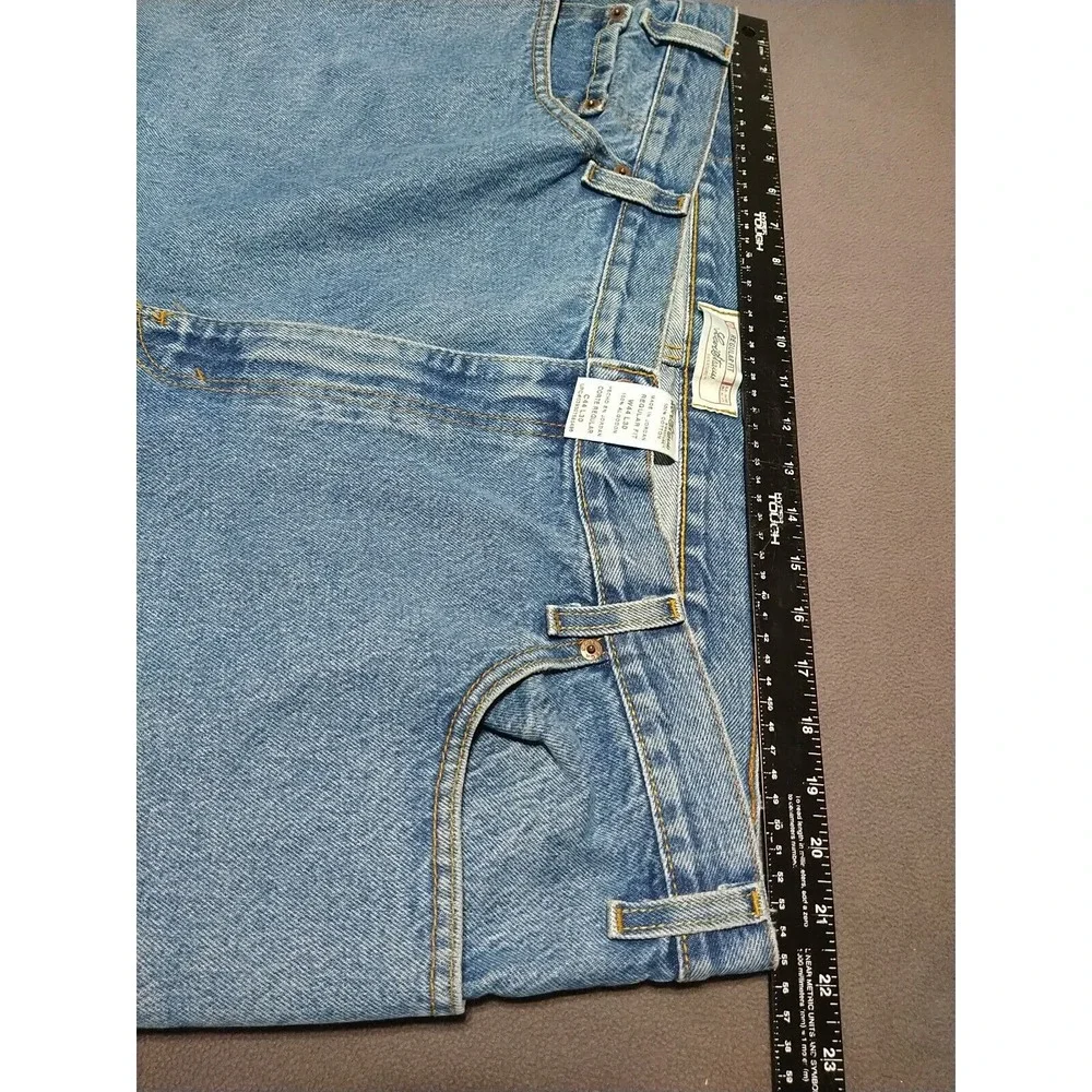 Levis measurements photos