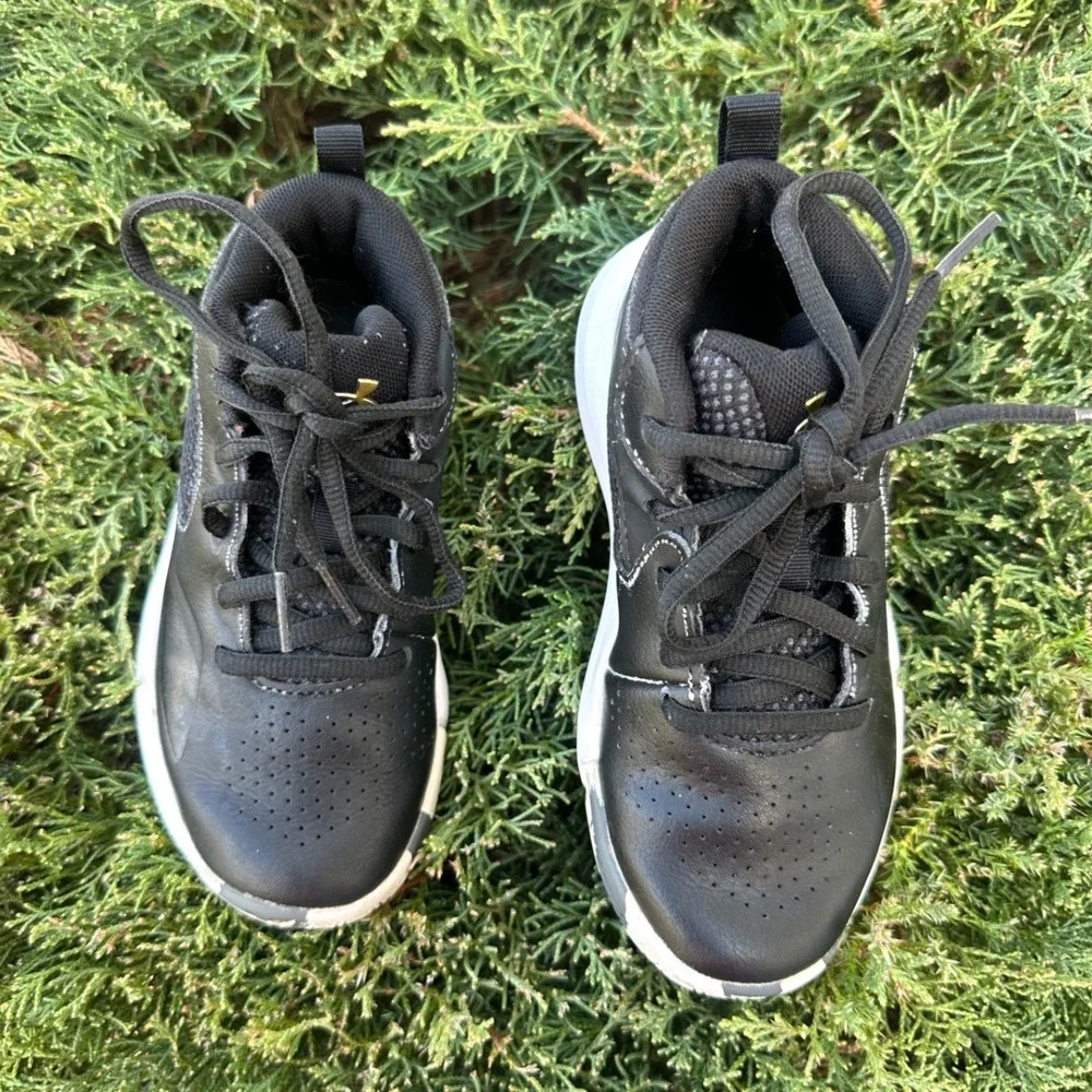 Under Armour preowned good