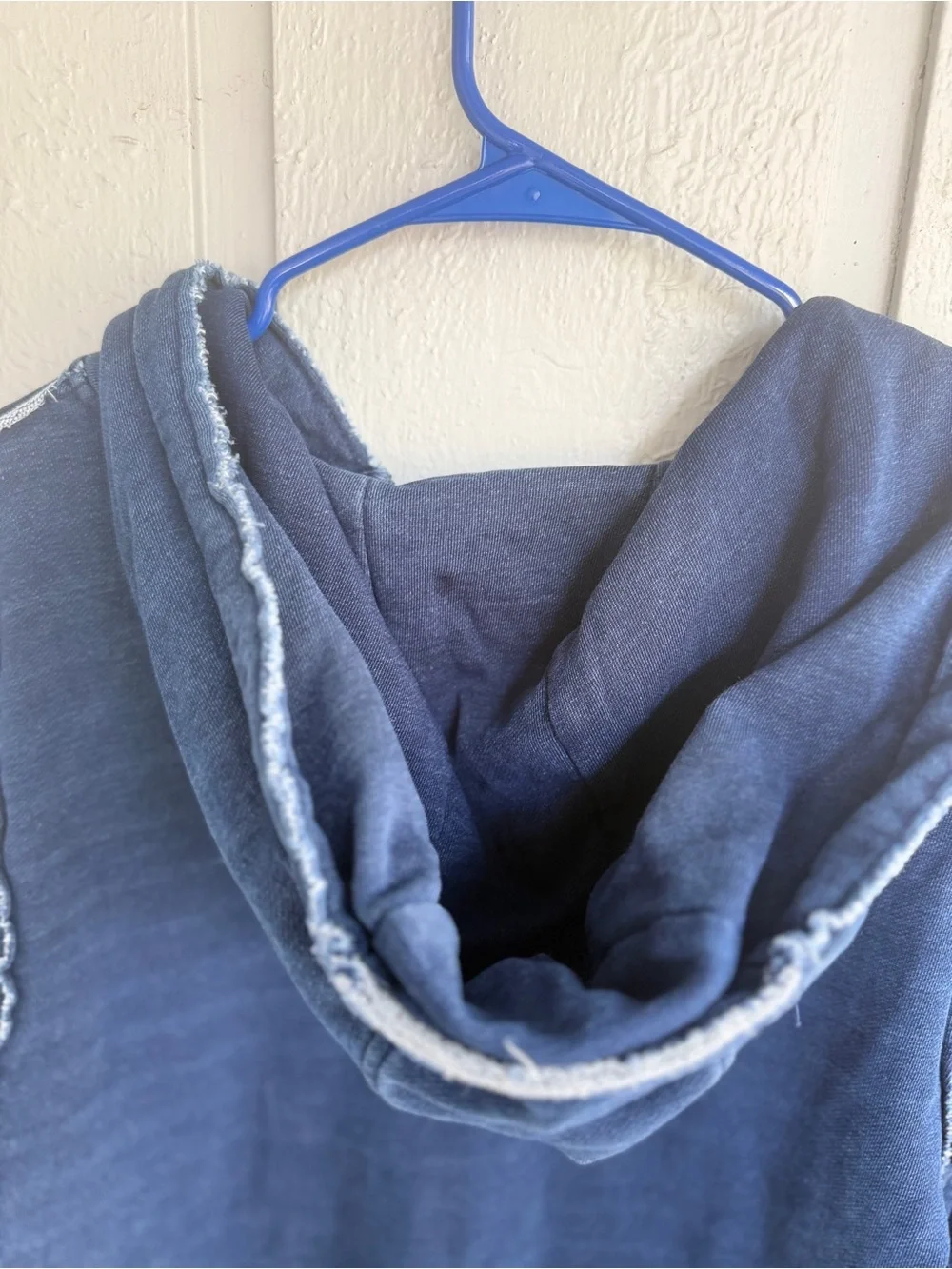 Kimes Ranch Women’s M Navy Blue‎ Hooded sweatshirt Pullover western distressed